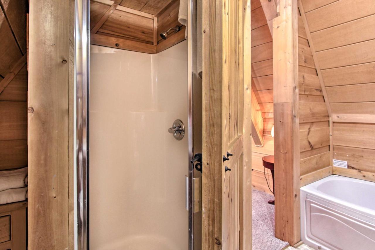 A-Frame Cabin With Hot Tub Less Than 1 Mi To Ober Gatlinburg Villa Eksteriør bilde